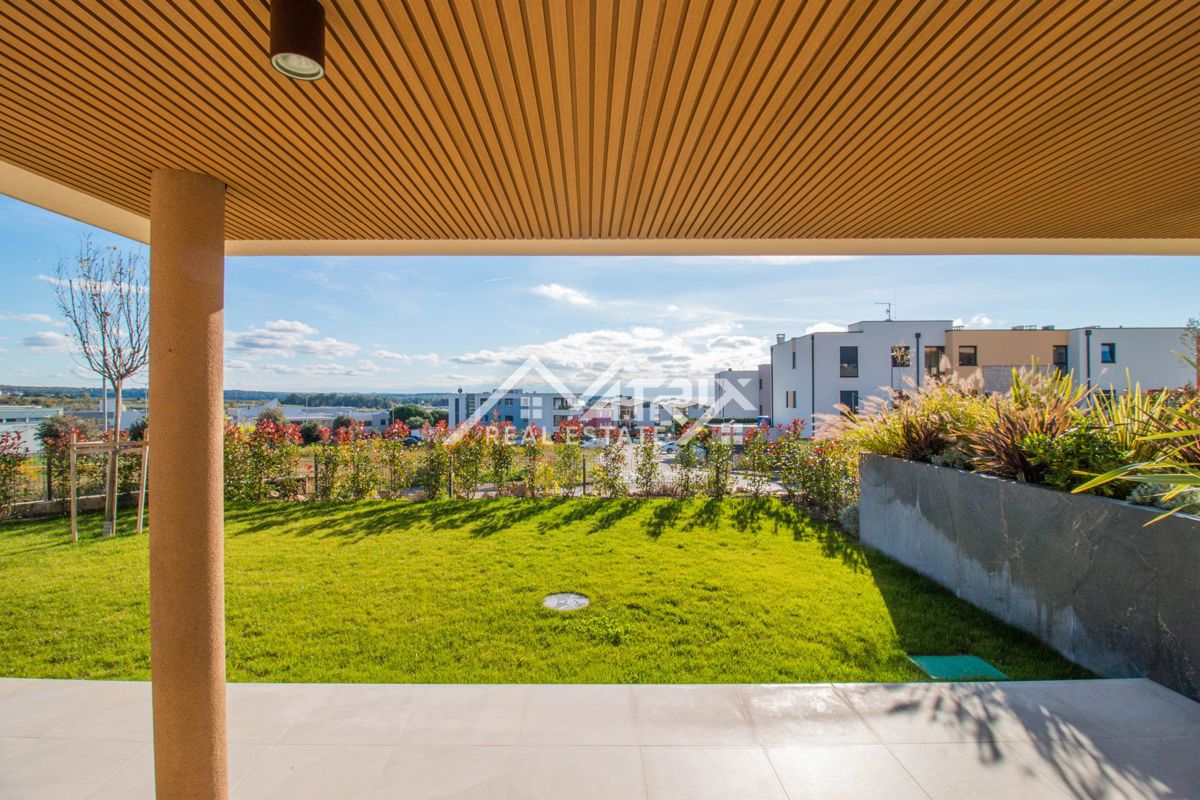 Novigrad, Stanovanje v pritličju s pogledom na morje, Novo!