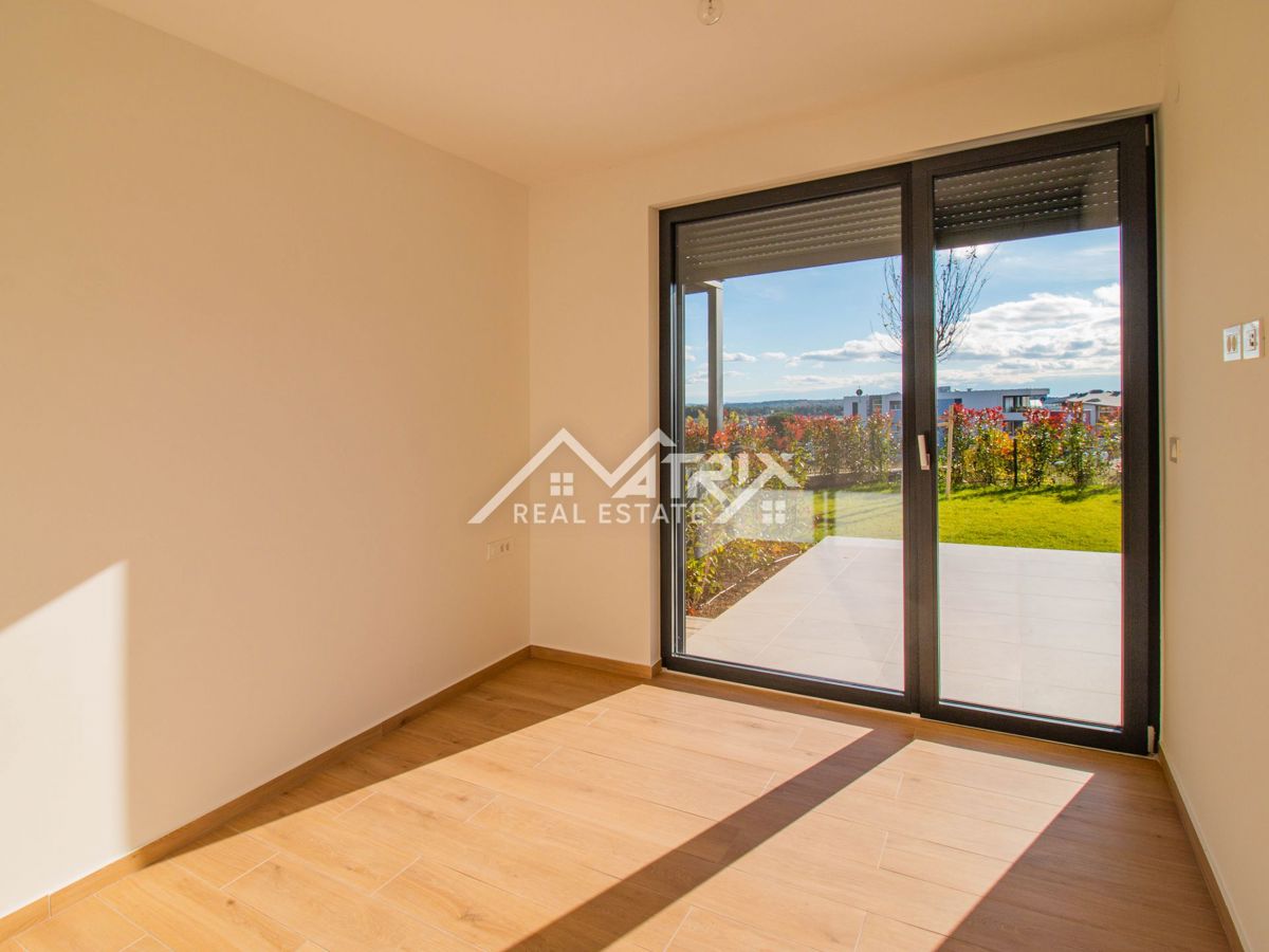 Novigrad, Stanovanje v pritličju s pogledom na morje, Novo!