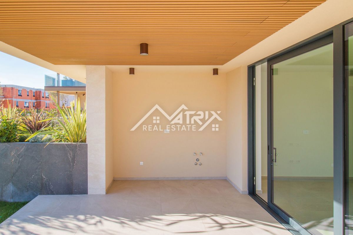 Novigrad, Stanovanje v pritličju s pogledom na morje, Novo!