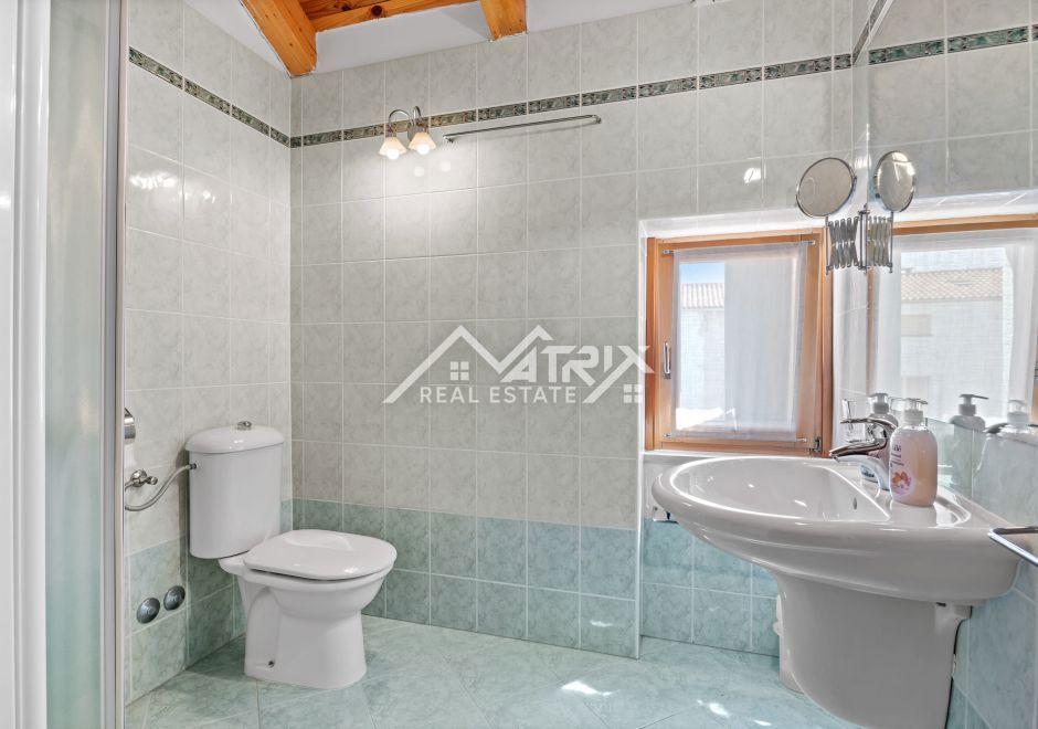 Rovinjska okolica, Rustikalna hiša z bazenom in ločenim gostiščem