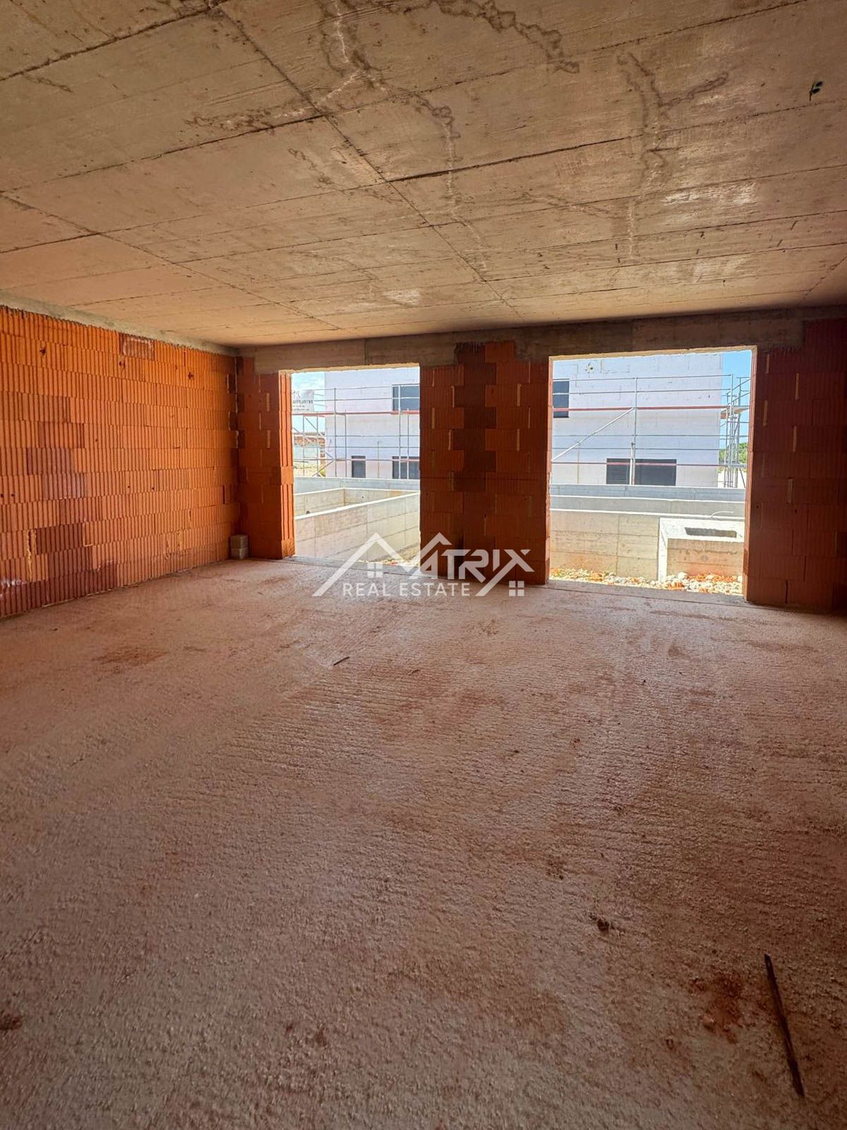 Pula, dvojna hiša z bazenom in prostorno teraso