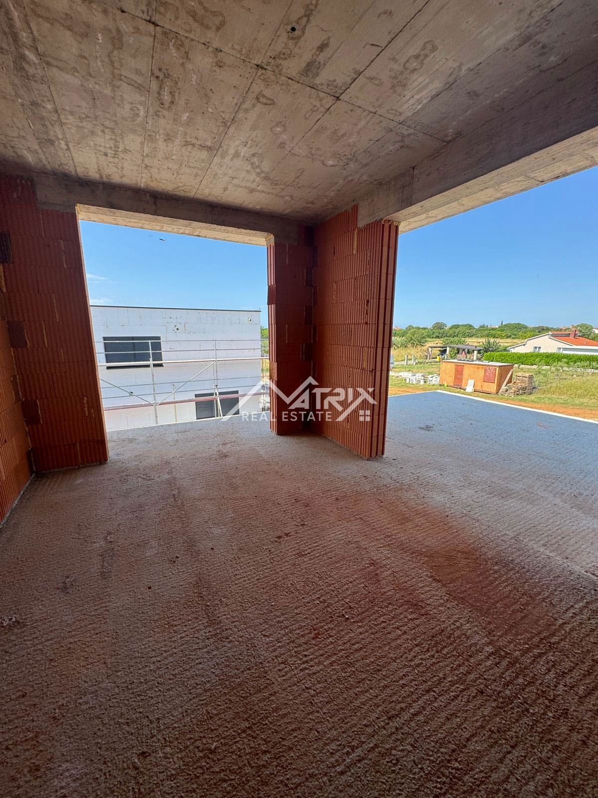 Pula, dvojna hiša z bazenom in prostorno teraso