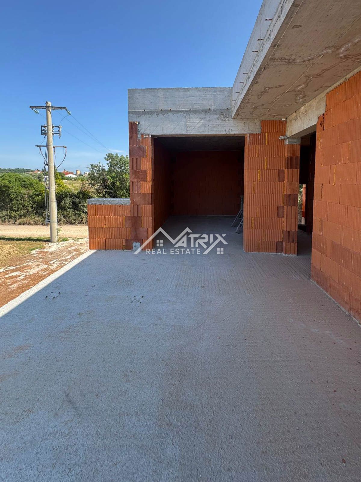 Pula, dvojna hiša z bazenom in prostorno teraso