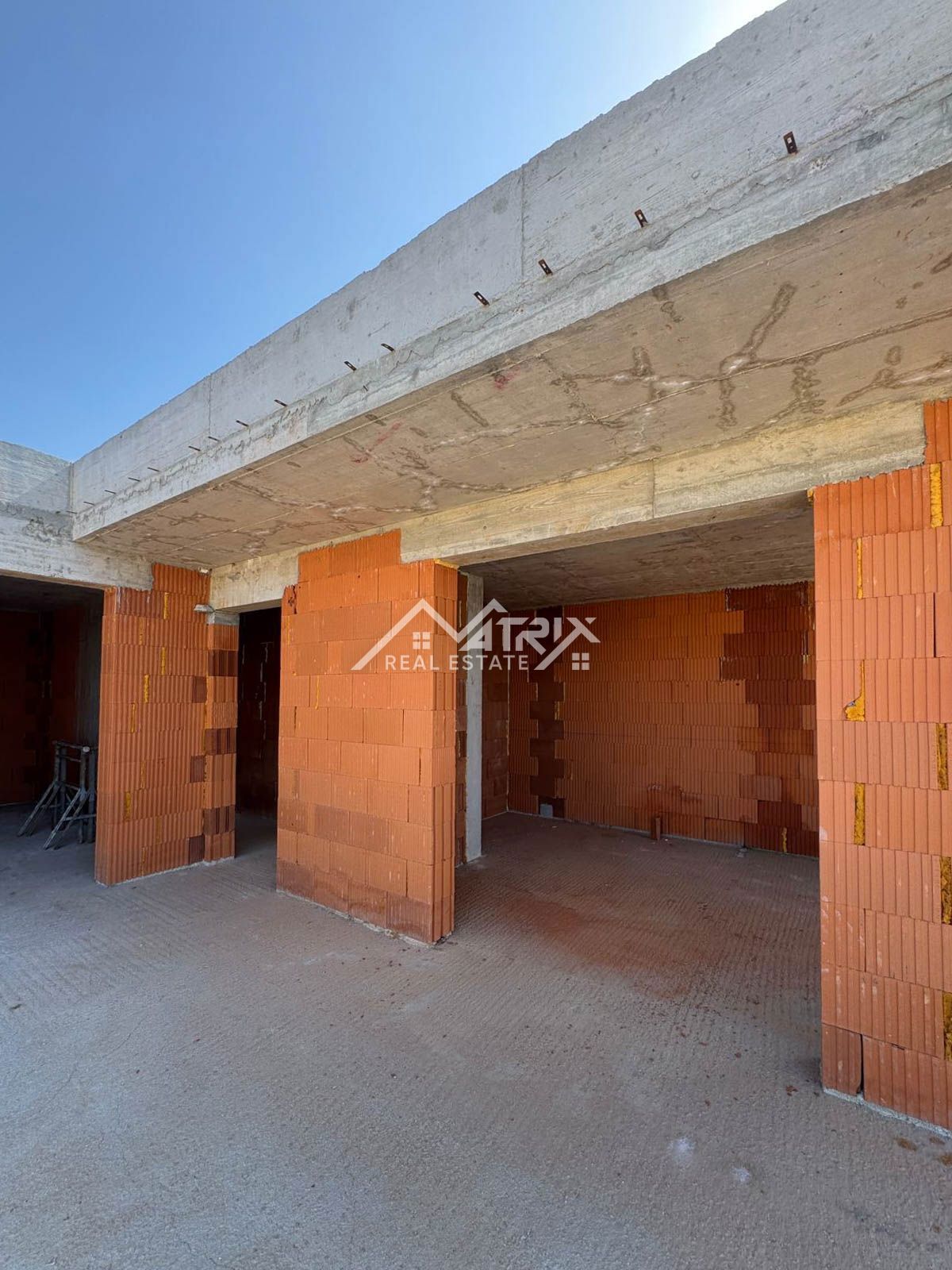 Pula, dvojna hiša z bazenom in prostorno teraso