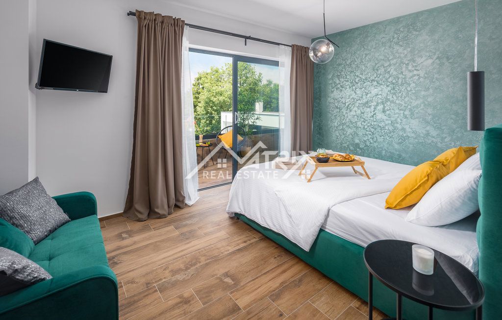 Okolica Rovinja, Luksuzno opremljena vila s 5 spalnicami!