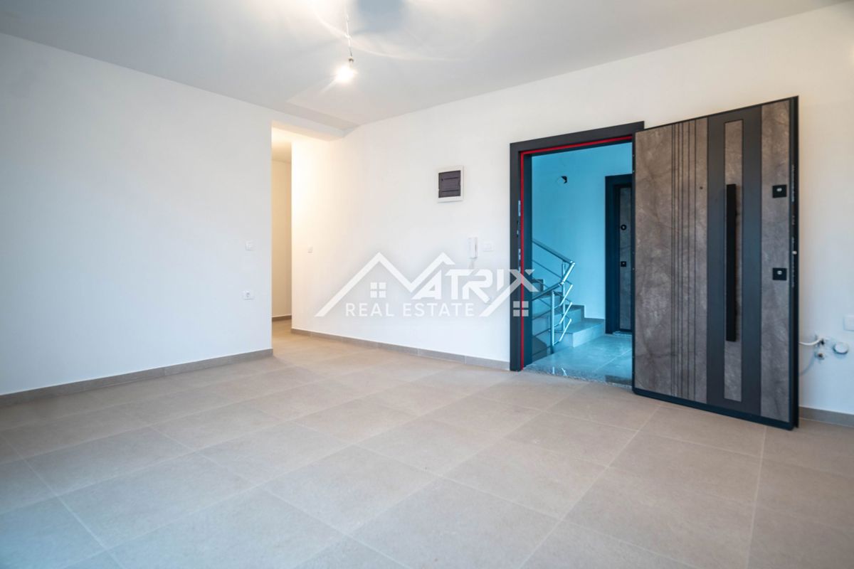 Medulin, 2-sobno stanovanje z ložo, 800 m od morja