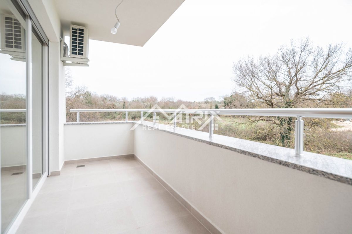 Medulin, 2-sobno stanovanje z ložo, 800 m od morja