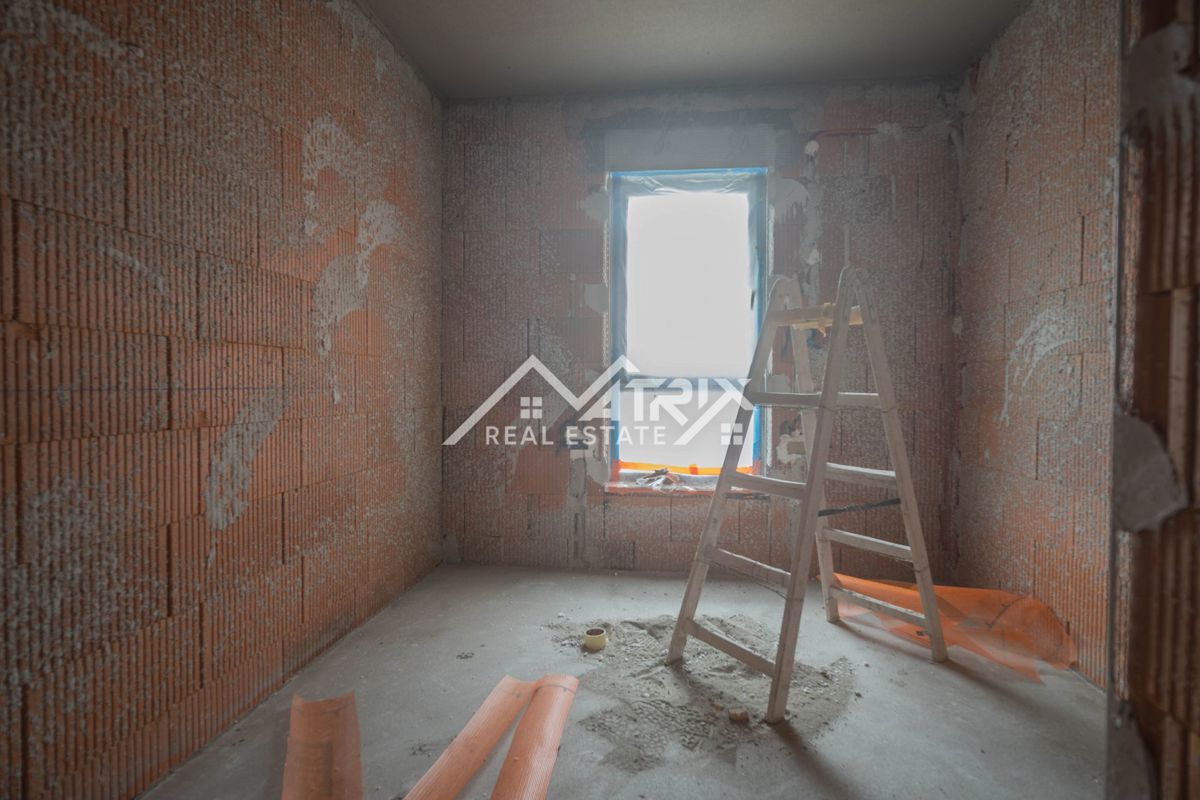 Pula, Penthouse s 3 spalnicami in veliko teraso