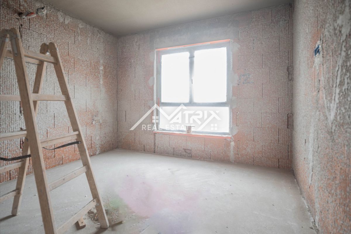 Pula, Penthouse s 3 spalnicami in veliko teraso