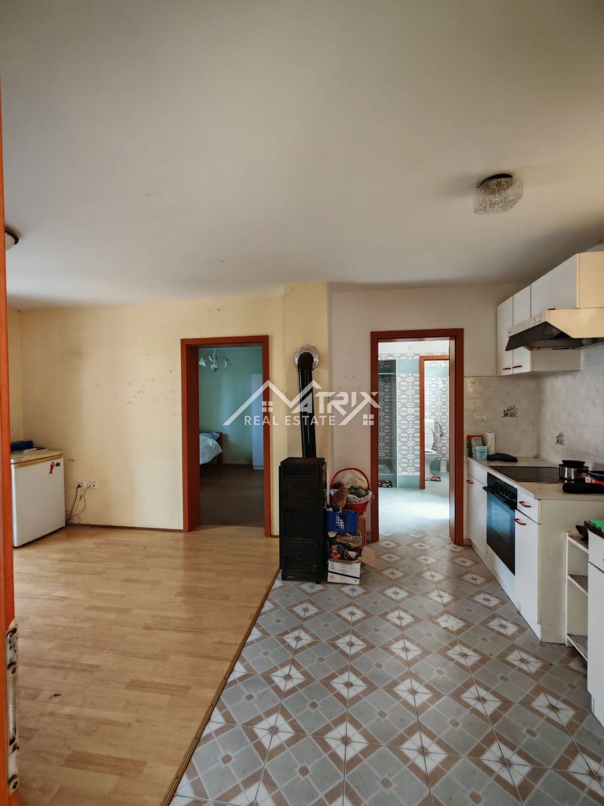 Savudrija, Crveni Vrh – Hiša s tremi stanovanjskimi enotami in pogledom na morje