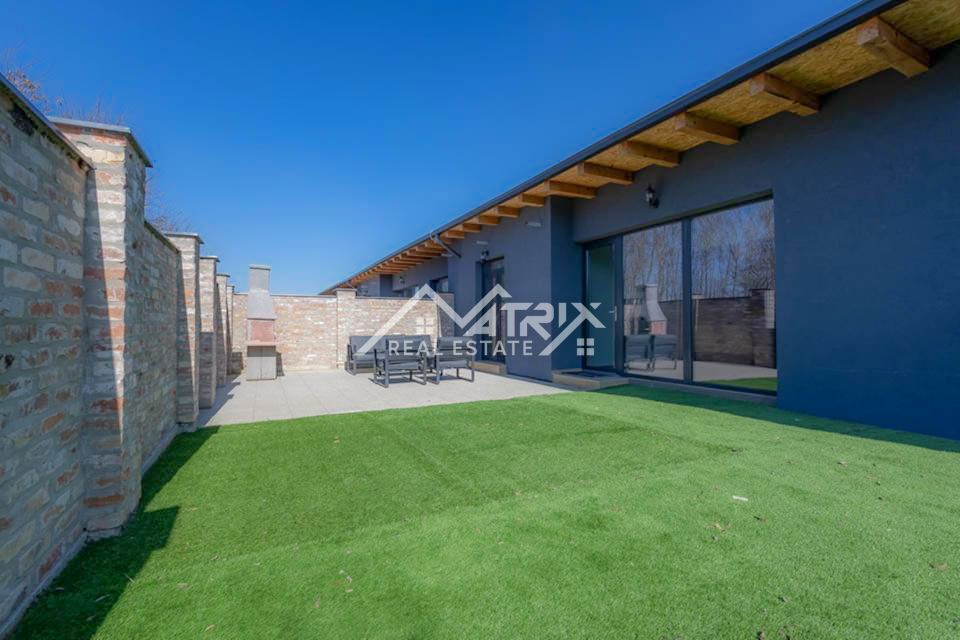 Stanovanje Kopačevo, Bilje, 370m2