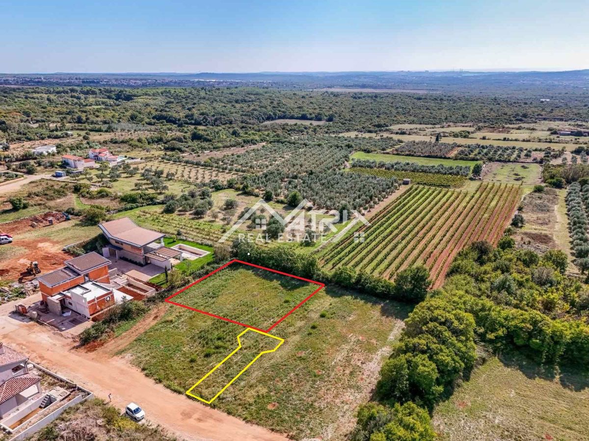 Vodnjan, Gradbeno zemljišče za gradnjo 3 apartmajev ob morju