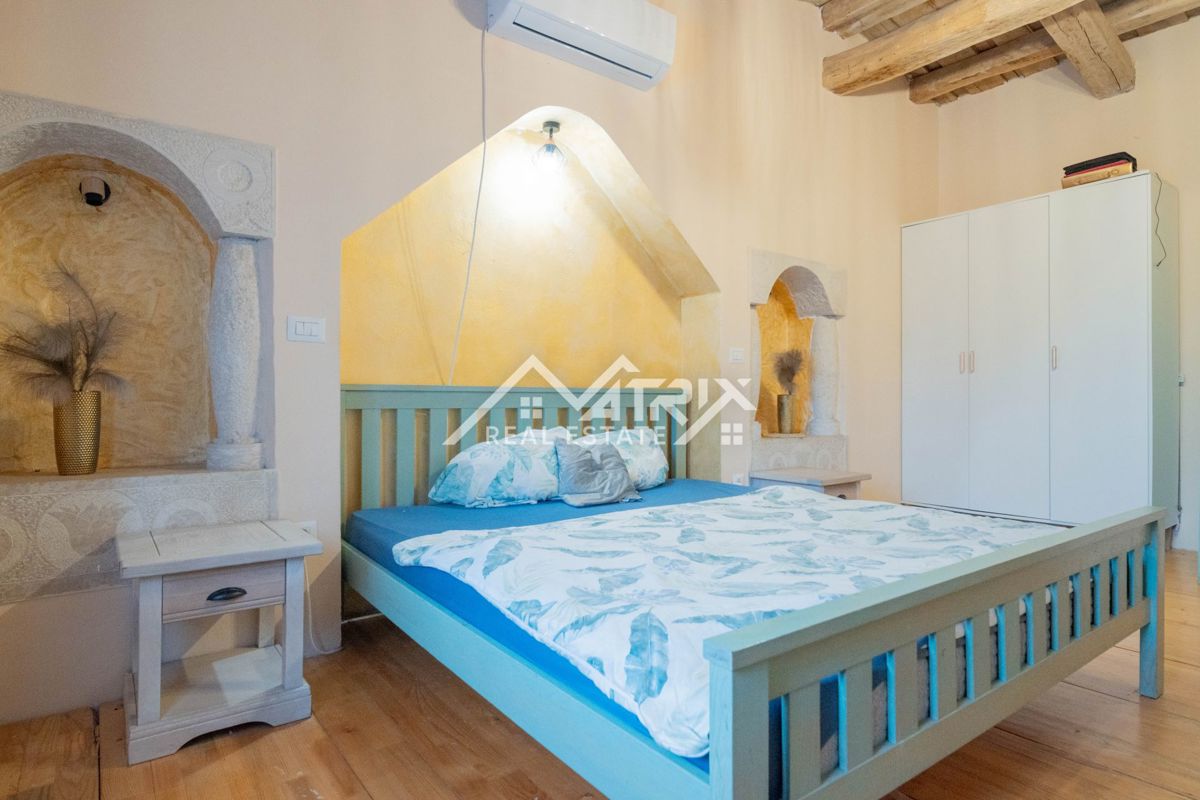 Poreč okolica Avtentična kamnita hiša z bazenom, v mirnem okolju blizu mesta in morja