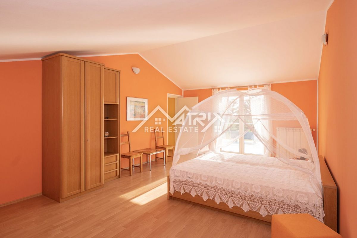 Poreč okolica, prostorna hiša 5 km od Poreča