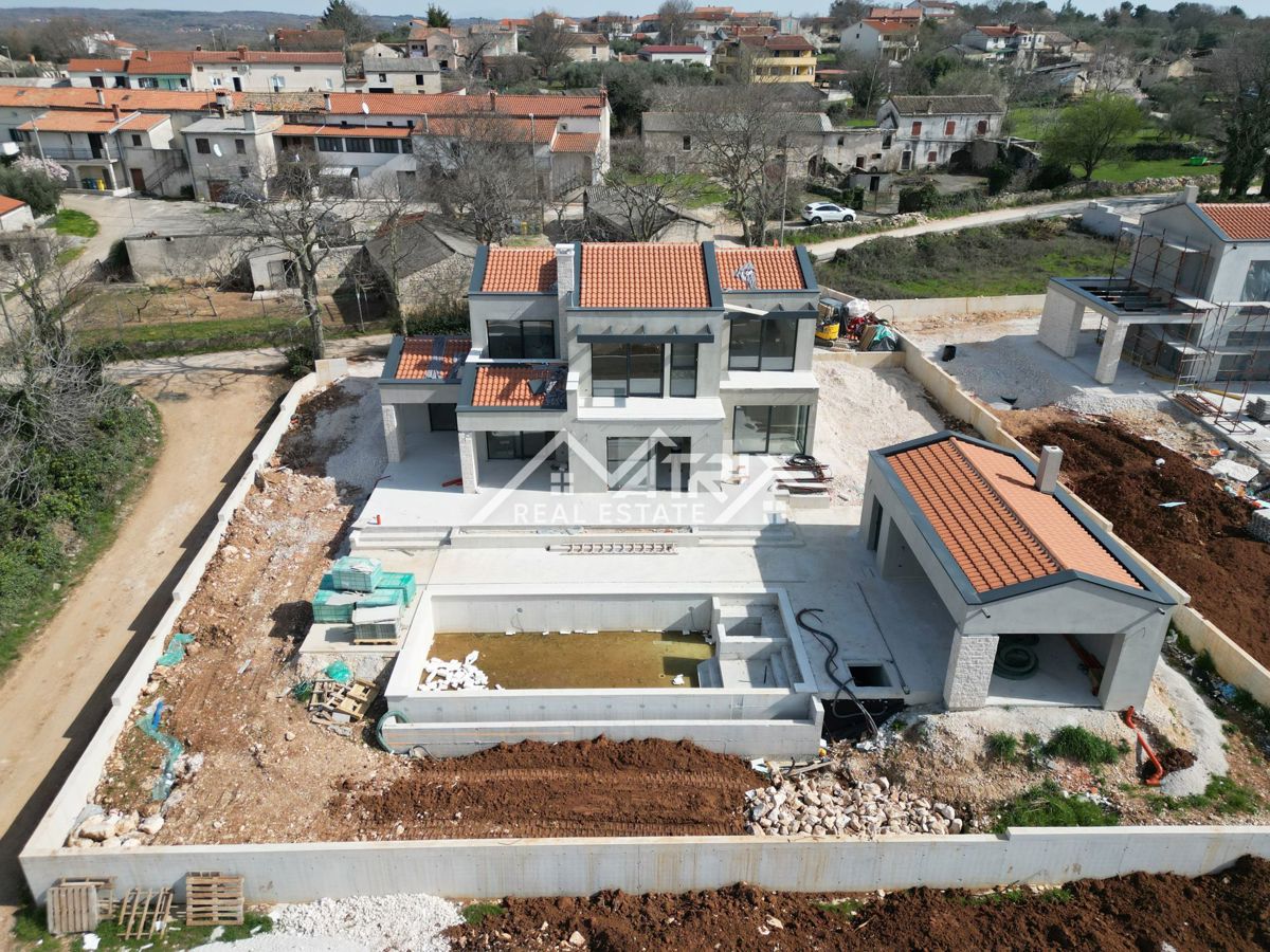Poreč okolica, razkošna hiša na robu vasi