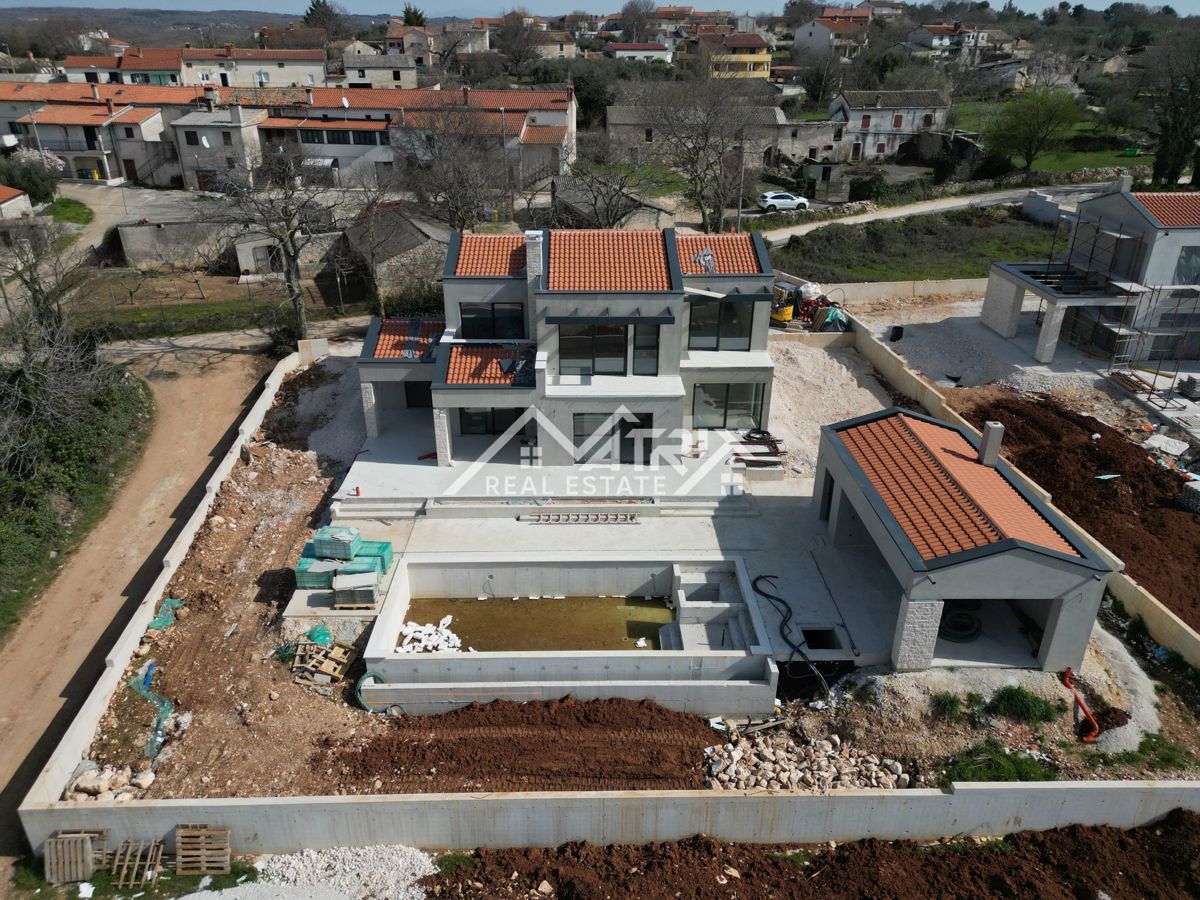 Poreč okolica, razkošna hiša na robu vasi