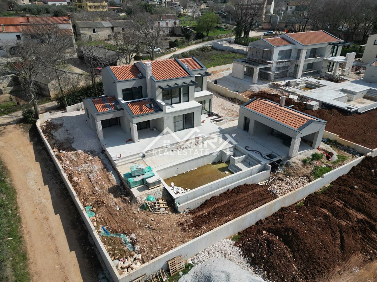 Poreč okolica, razkošna hiša na robu vasi