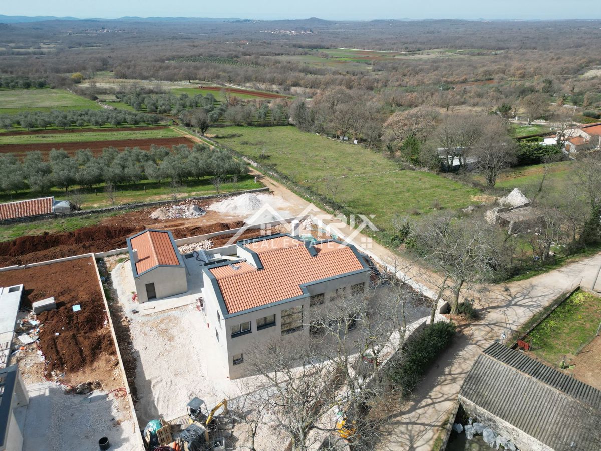 Poreč okolica, razkošna hiša na robu vasi