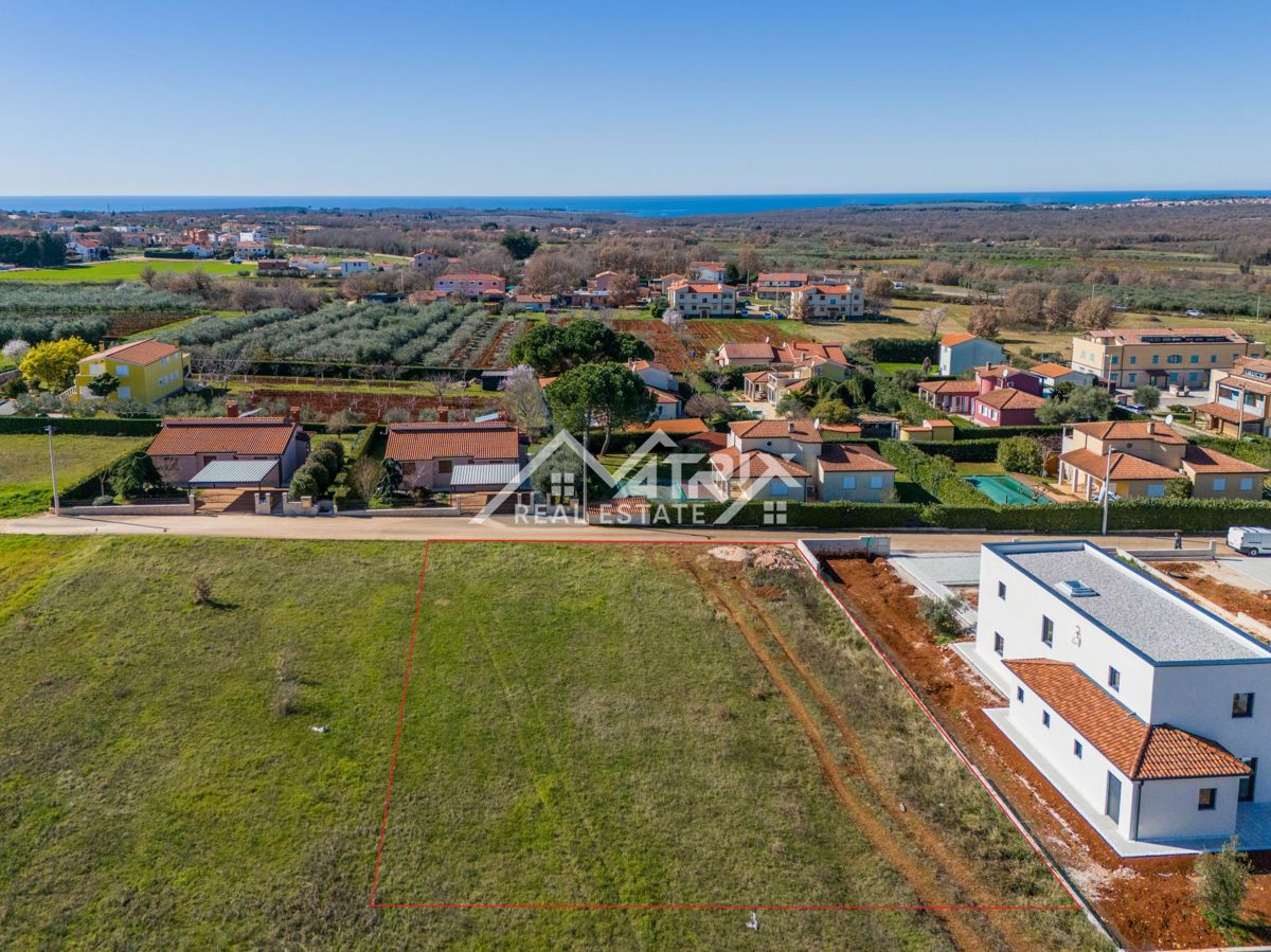 Gradbeno zemljišče z gradbenim dovoljenjem na območju Poreča