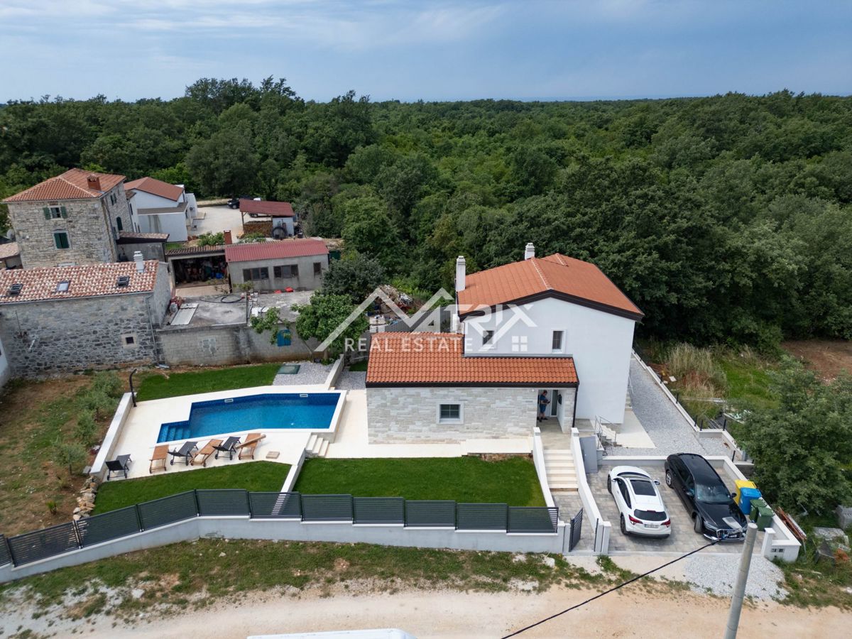 Poreč okolica, hiša z bazenom na mirni lokaciji