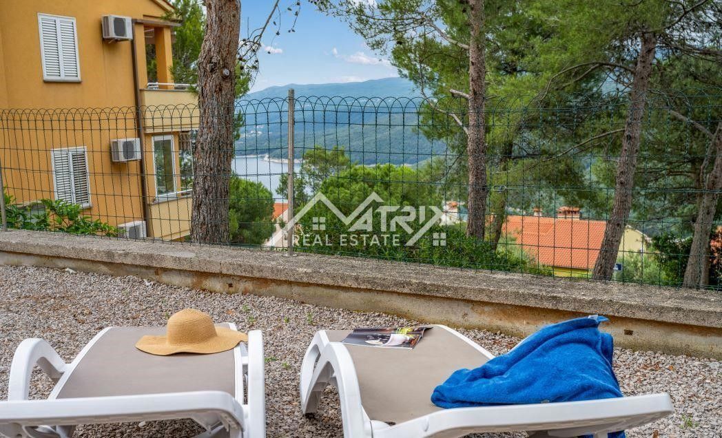 Rabac 2-sobno stanovanje v bližini morja s pogledom na morje