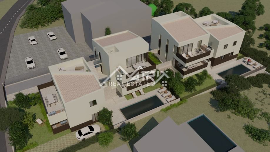 Tar, zazidljivo zemljišče z gradbenim dovoljenjem za 8 stanovanj