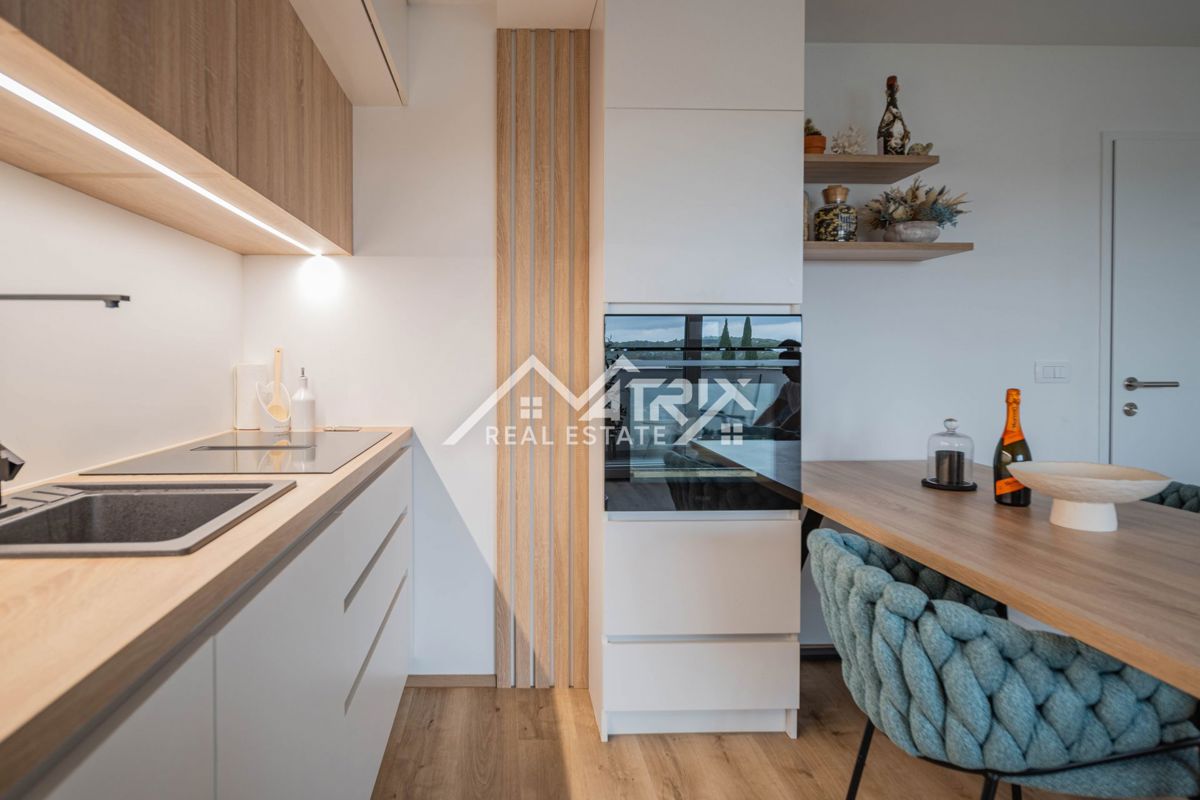 Medulin, SMART HOME stanovanje s teraso in parkirnim mestom