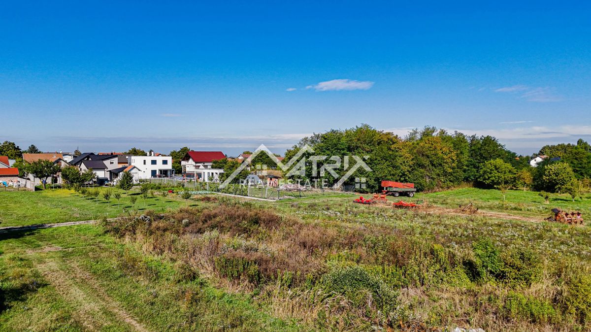 Zemljišče Antunovac, 539m2