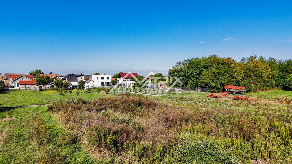 Zemljišče Antunovac, 539m2