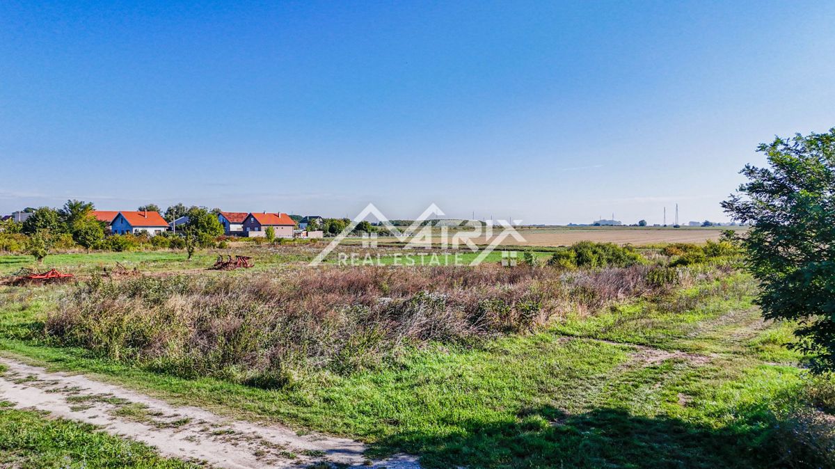 Zemljišče Antunovac, 539m2