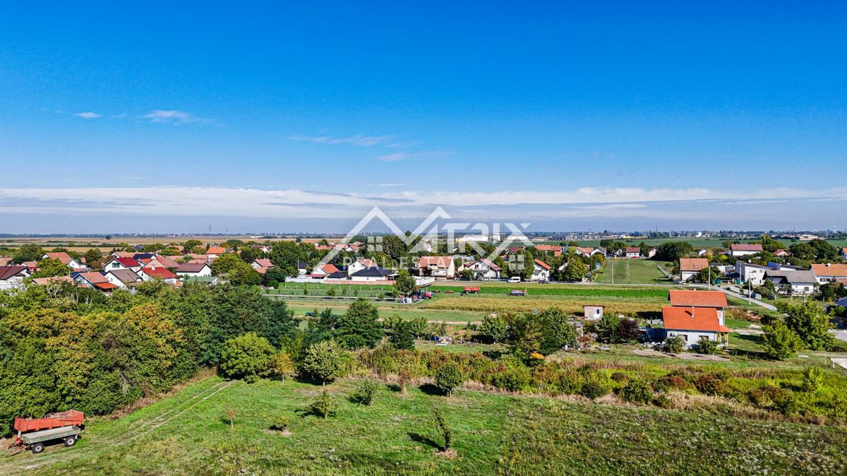 Zemljišče Antunovac, 539m2