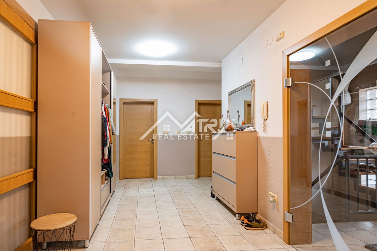 Hiša Centar, Vinkovci, 480m2