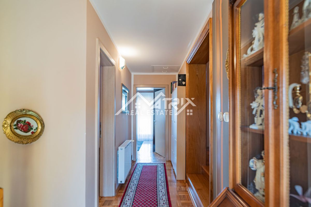 Hiša Bogdanovci, 280m2