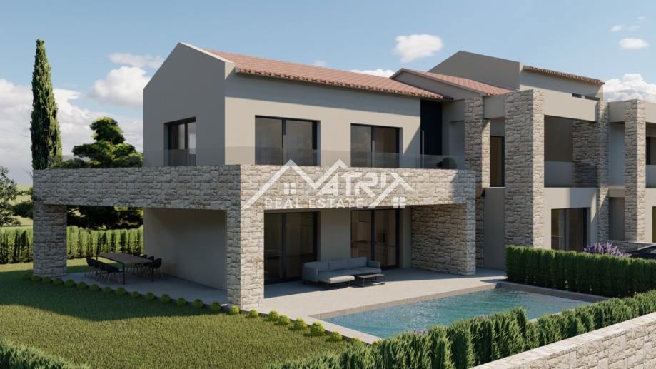 Poreč okolica, zazidljivo zemljišče z zgrajenimi temelji