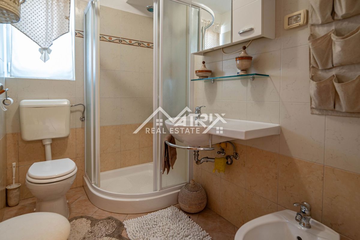 Novigrad, prekrasen in kakovosten stan s pogledom na morje