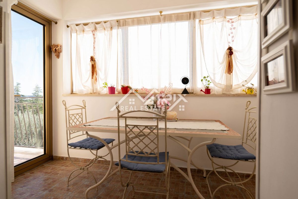 Novigrad, prekrasen in kakovosten stan s pogledom na morje