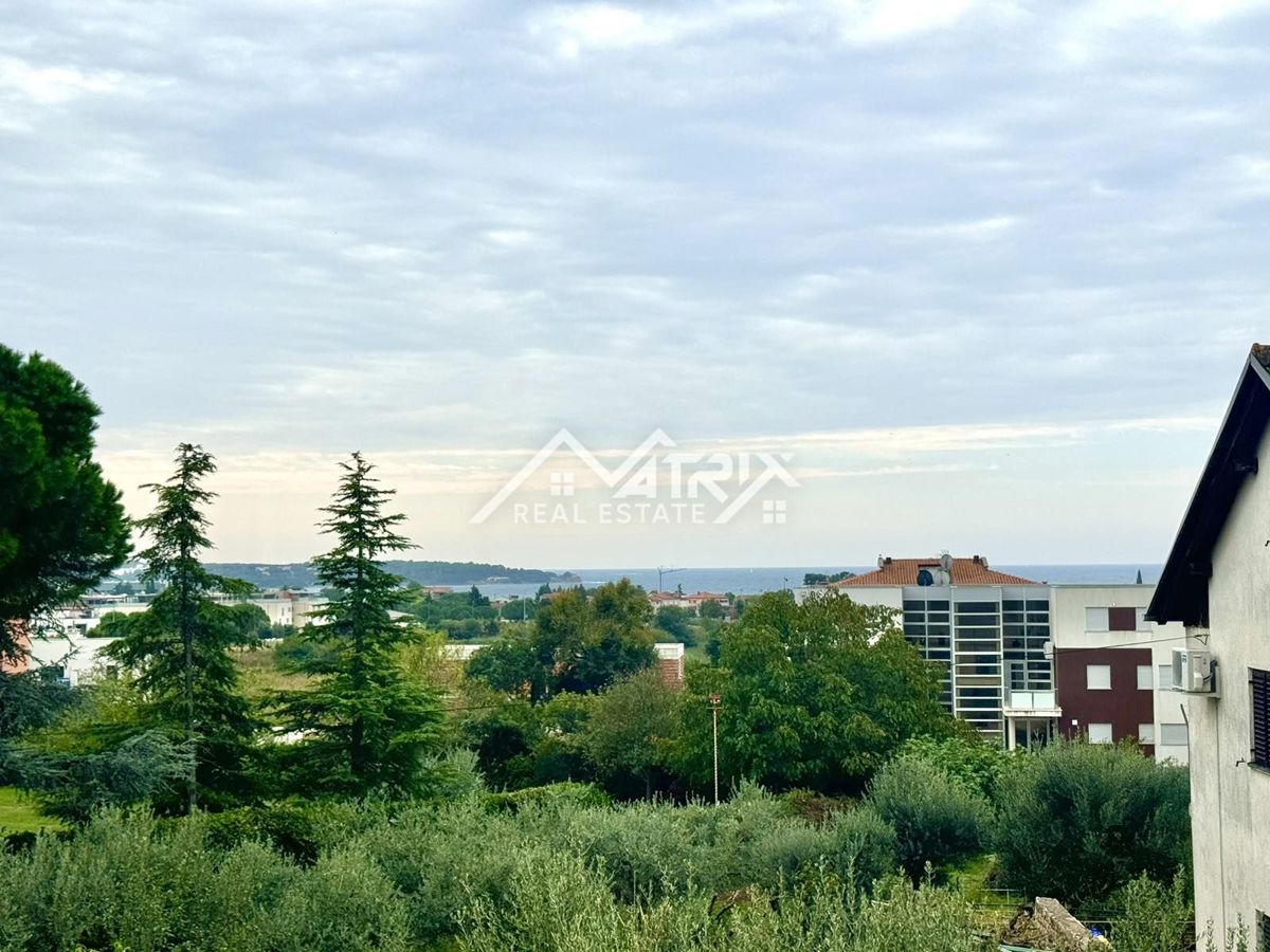 Novigrad, prekrasen in kakovosten stan s pogledom na morje