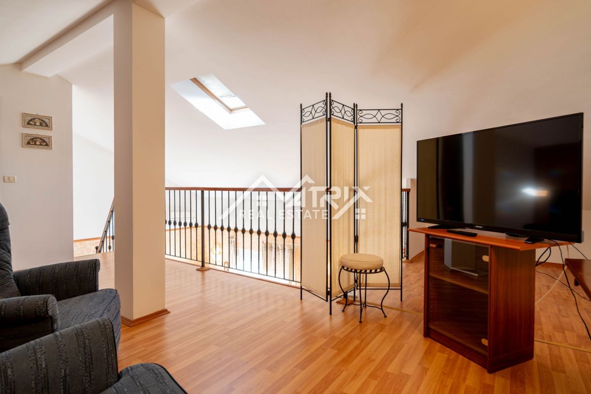 Novigrad, prekrasen in kakovosten stan s pogledom na morje