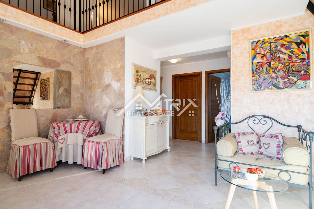 Novigrad, prekrasen in kakovosten stan s pogledom na morje