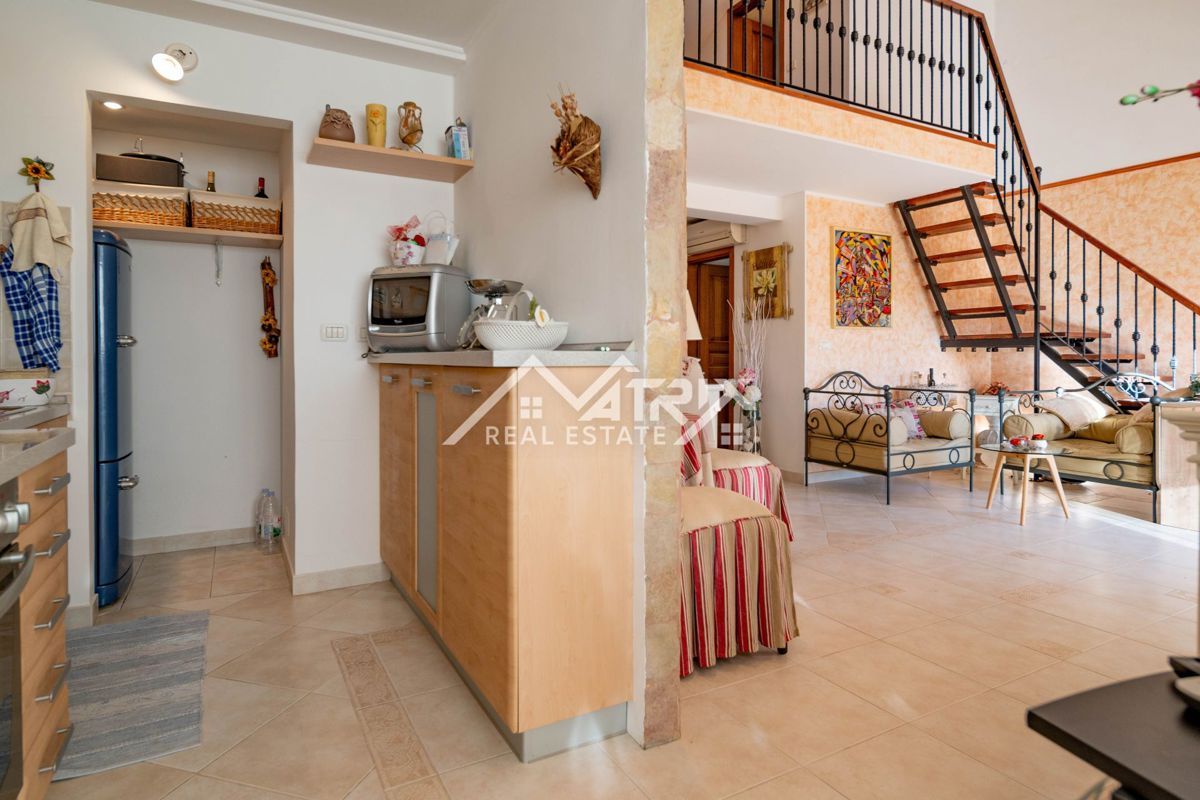 Novigrad, prekrasen in kakovosten stan s pogledom na morje