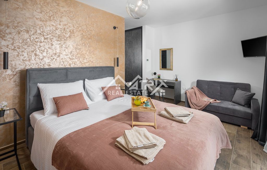 Okolica Rovinja, Luksuzno opremljena vila s 5 spalnicami!