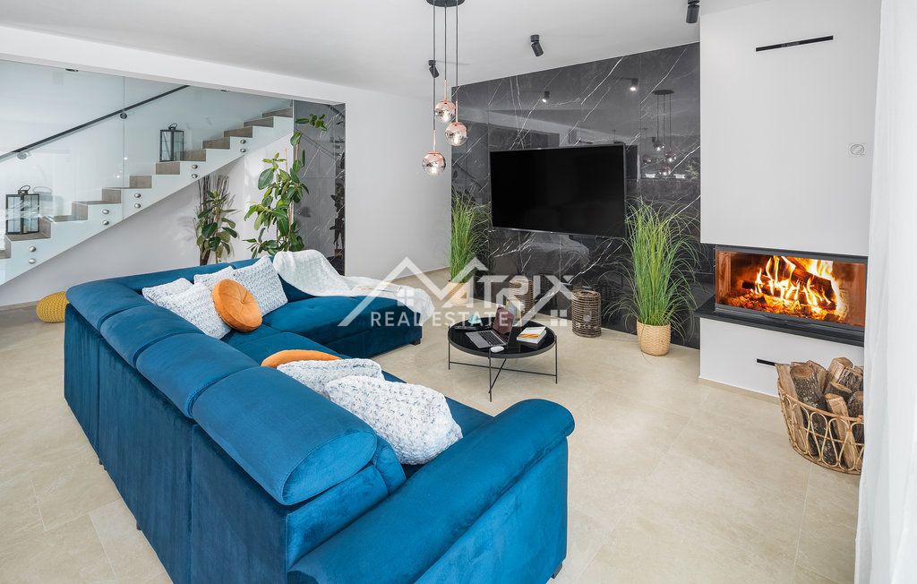 Okolica Rovinja, Luksuzno opremljena vila s 5 spalnicami!