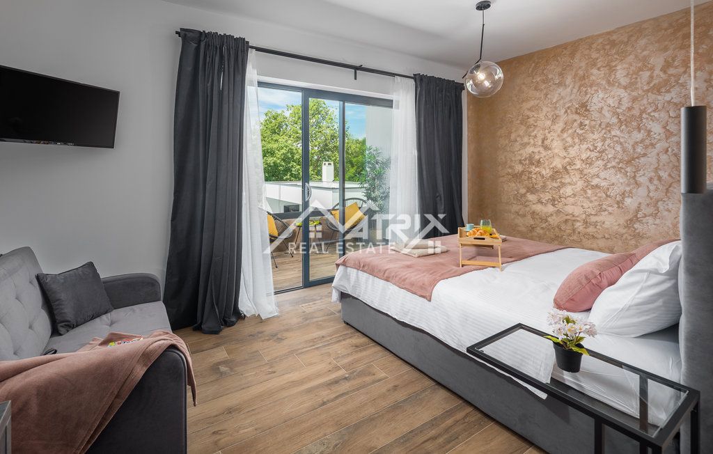 Okolica Rovinja, Luksuzno opremljena vila s 5 spalnicami!