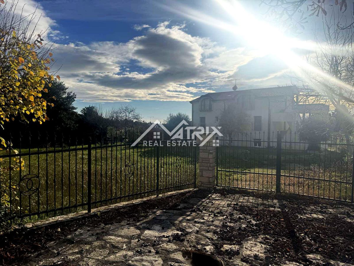 Umag okolica, zazidljivo zemljišče 150 m od morja