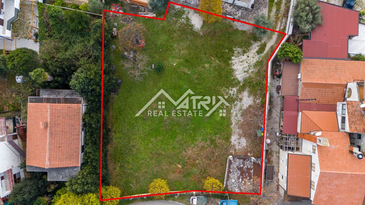 Umag okolica, zazidljivo zemljišče 150 m od morja