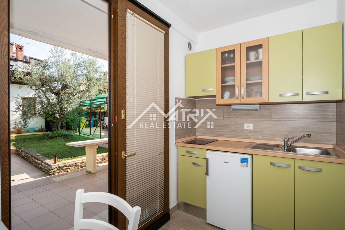 Novigrad Karpinjan, pritličje družinske hiše z dvema apartmajema