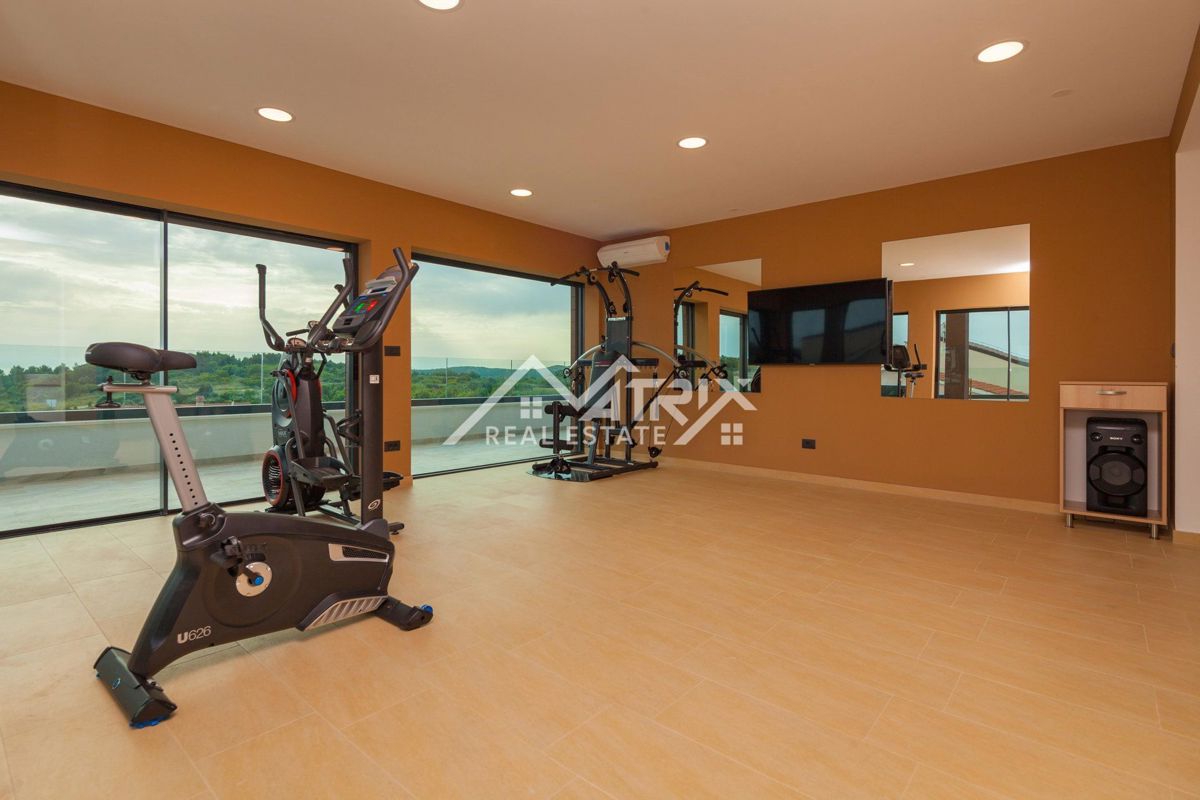 Okolica Medulina, vila z bazenom in pogledom na morje