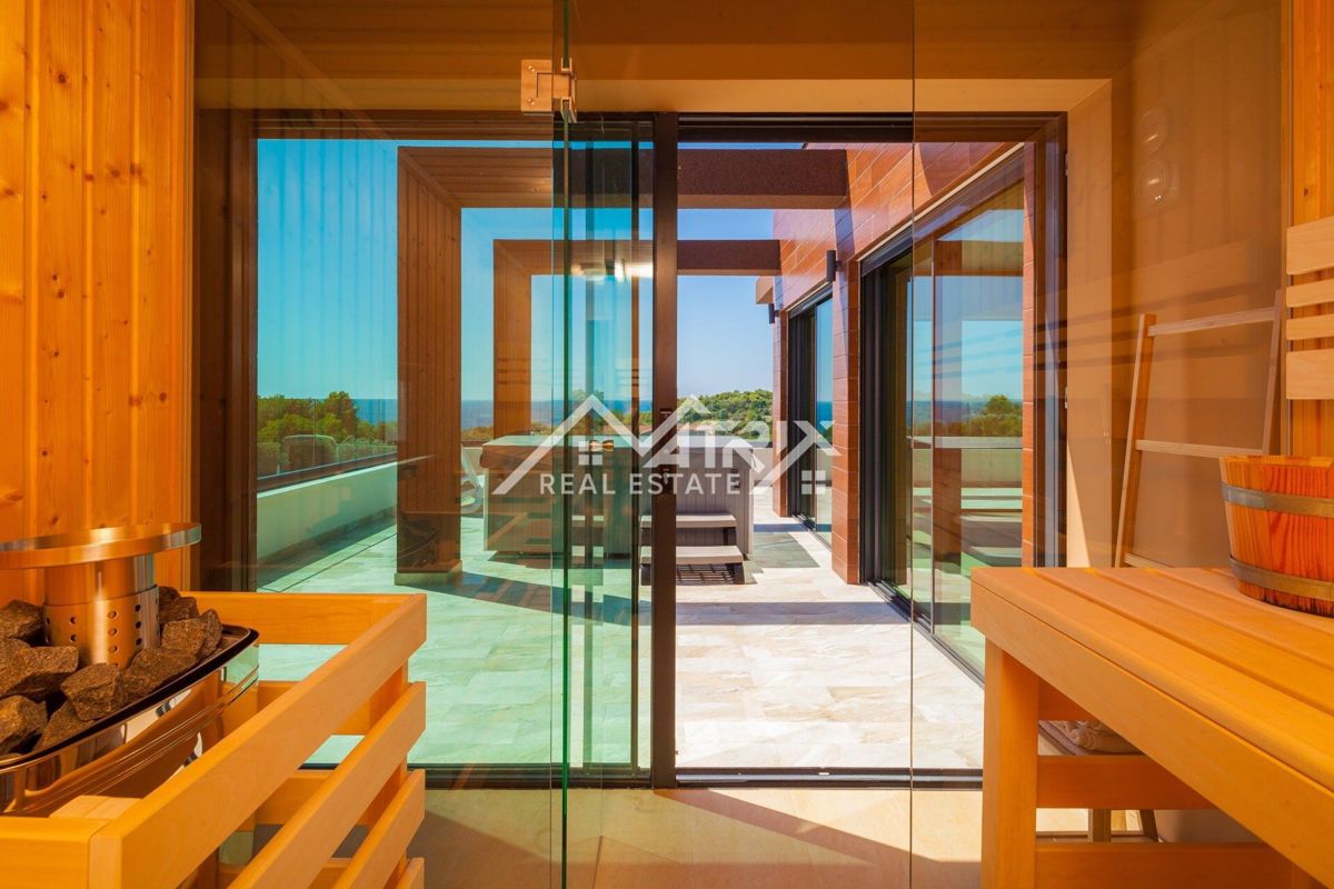 Okolica Medulina, vila z bazenom in pogledom na morje