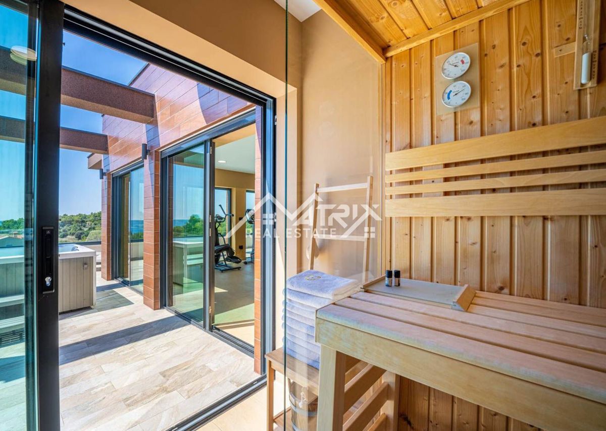 Okolica Medulina, vila z bazenom in pogledom na morje