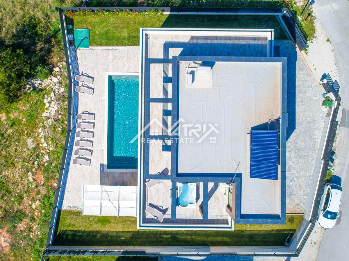 Okolica Medulina, vila z bazenom in pogledom na morje